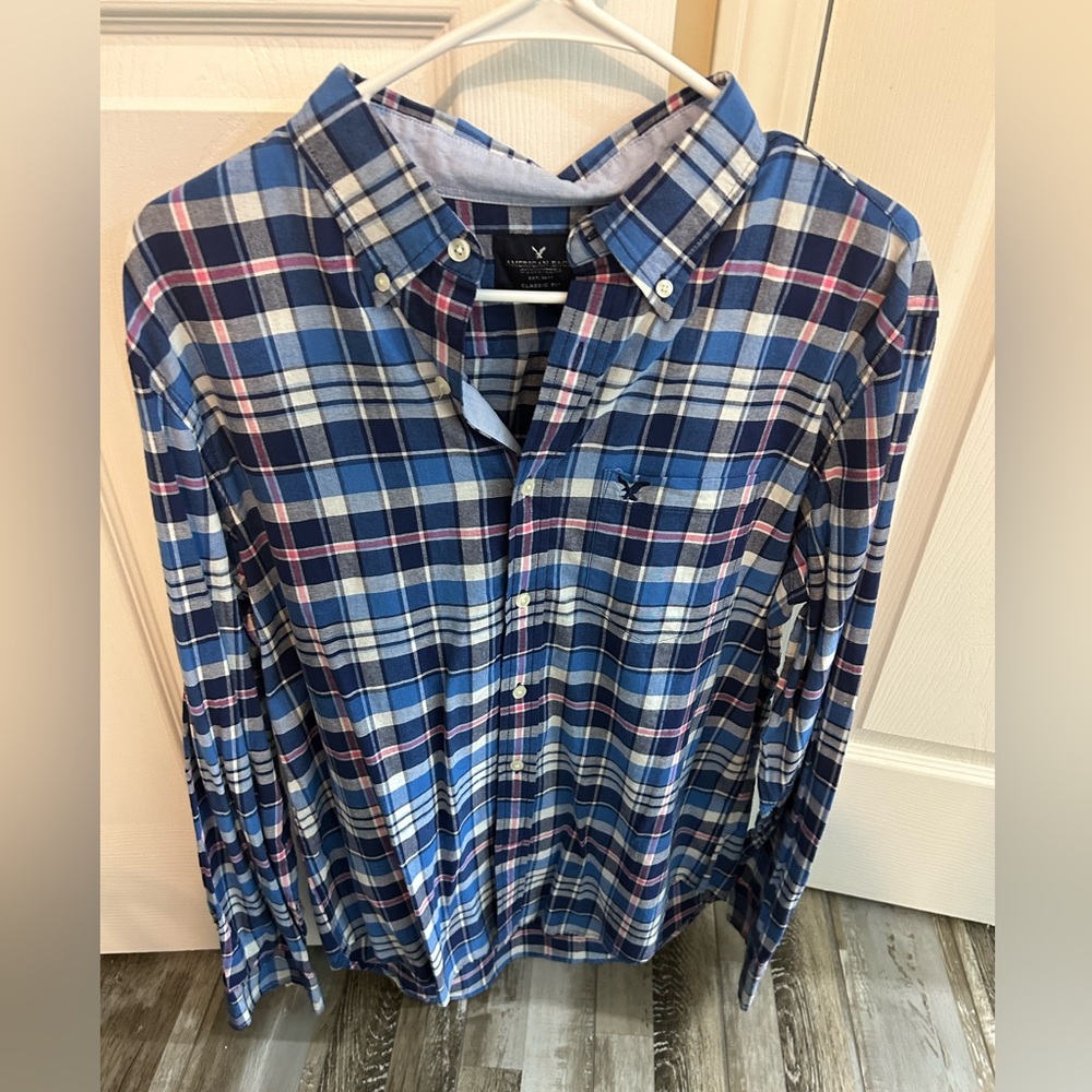 Men’s AE shirt